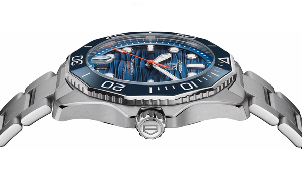 Gent's TAG Heuer calibre 5 Automatic Watch. The 42mm case  model WBP5111.BA0013