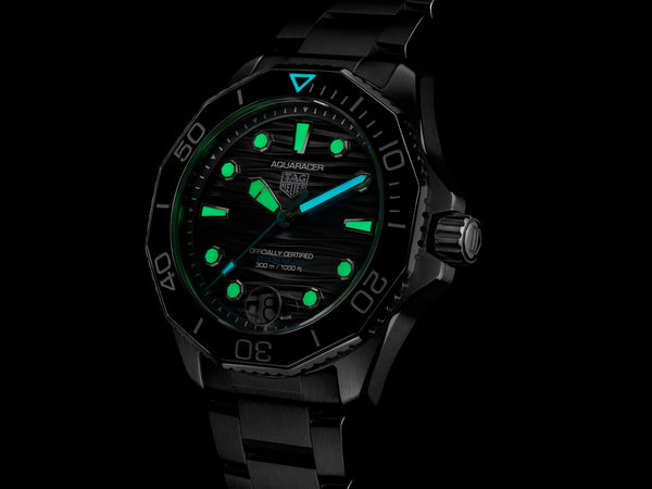 Gent's TAG Heuer Aquaracer Automatic Watch. The 42mm case 
model WBP5110.BA0013