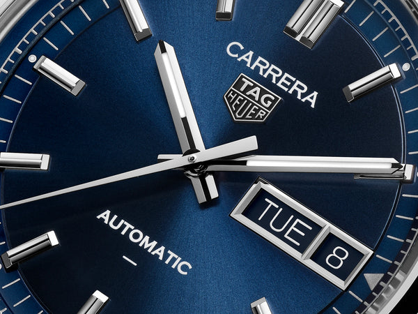 Gent's TAG Heuer Carrera Automatic Watch. The 41mm case and bracelet are stainless steel.TAG Heuer Model Number: WDA2112.BA0043