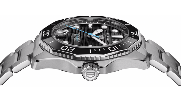 Gent's TAG Heuer Aquaracer Automatic Watch. The 42mm case 
model WBP5110.BA0013