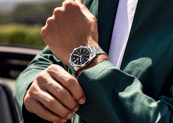 Gent's TAG Heuer Carrera Calibre Heuer 02 Automatic Watch. MODEL CBN2010.BA0642