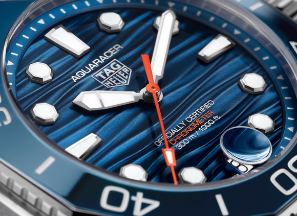 Gent's TAG Heuer calibre 5 Automatic Watch. The 42mm case  model WBP5111.BA0013