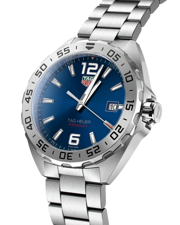 Gent’s TAG Heuer 41mm Formula 1 Quartz Watch. The case and bracelet are stainless steel, the dial is blue and the glass is sapphire crystal.